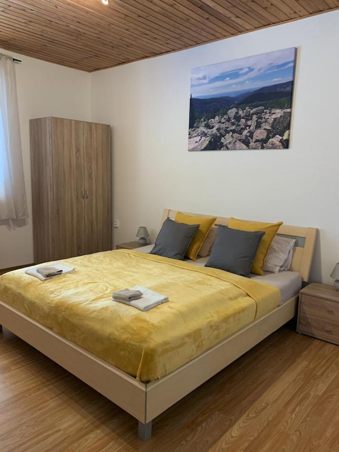 U Kubinu Apartment Яхимов Екстериор снимка